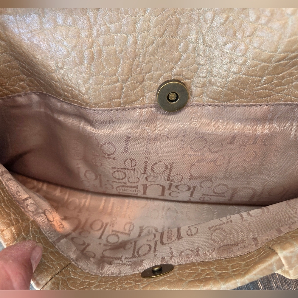 Nicole Miller Beige Y2K Shoulder Bag with Bag Charm and Emblem - Picture 11 of 15